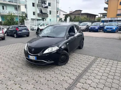 Usata Lancia Ypsilon S 95 CV (69 kW) 2015 Nero Utilitaria