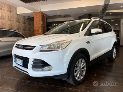 Usata Ford Kuga S 150 CV (110 kW) 2015 Bianco SUV