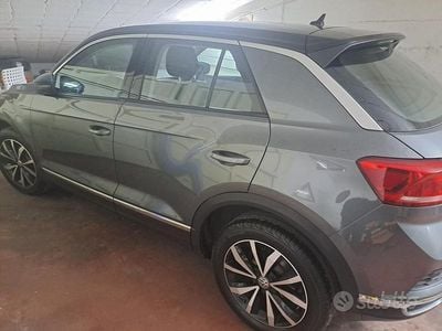 Usata VW T-Roc 150 CV (110 kW) 2018 Grigio SUV