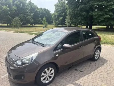 Usata Kia Rio Active 75 CV (55 kW) 2013 Berlina