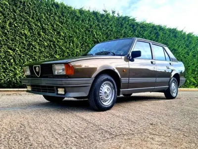 Usata Alfa Romeo Giulietta 109 CV (80 kW) 1984 Marrone Berlina