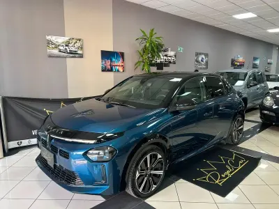 Usata Lancia Ypsilon 100 CV (73 kW) 2026 Blu Utilitaria
