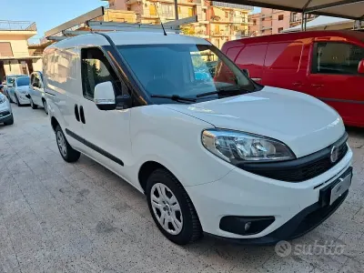 Begagnad Fiat Doblò 90 HK (66 kW) 2015 Vit Minibuss