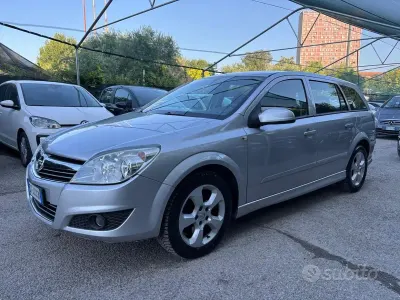 Usata Opel Astra Cosmo 125 CV (91 kW) 2009 Grigio Station wagon