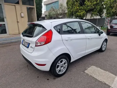 Usata Ford Fiesta Titanium 97 CV (71 kW) 2012 Utilitaria