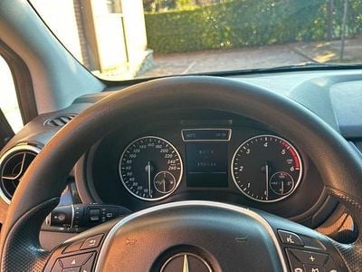 Usata Mercedes B180 109 CV (80 kW) 2013 Nero Monovolume