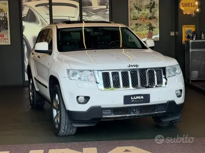 Usata Jeep Grand Cherokee Overland 241 CV (177 kW) 2013 Bianco SUV