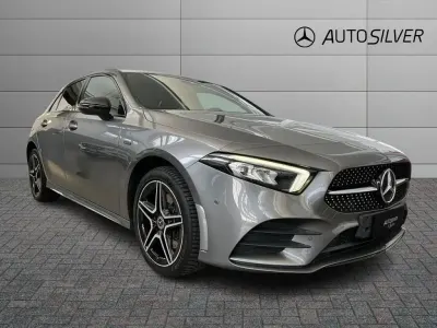 Usata Mercedes A250 Premium 163 CV (119 kW) 2020 Nero / metallizzato Berlina