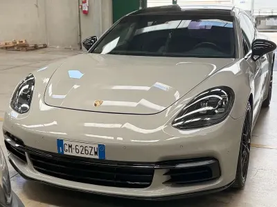 Usata Porsche Panamera 330 CV (242 kW) 2018 Grigio Berlina