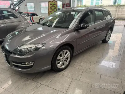 Usata Renault Laguna III 150 CV (110 kW) 2015 Grigio Station wagon
