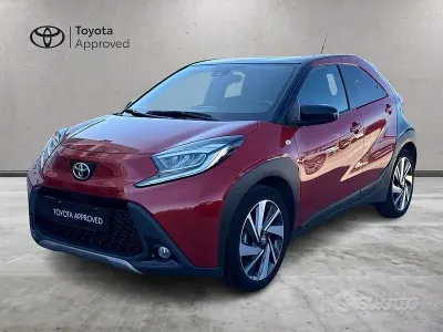 Usata Toyota Aygo X Lounge 72 CV (52 kW) 2022 Rosso SUV