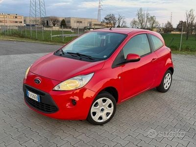 Usata Ford Ka 69 CV (50 kW) 2016 Rosso Berlina