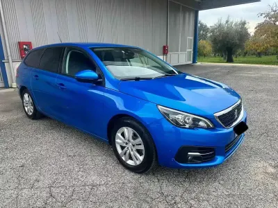 Usata Peugeot 308 Active 131 CV (96 kW) 2020 Azzurro Station wagon