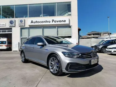 Usata VW Passat GTE 156 CV (114 kW) 2021 Grigio Station wagon