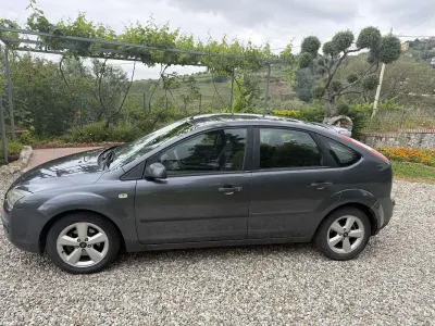 Usata Ford Focus 110 CV (80 kW) 2005 Grigio Berlina