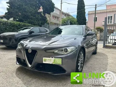 Usata Alfa Romeo Giulia Super 179 CV (131 kW) 2017 Grigio Berlina