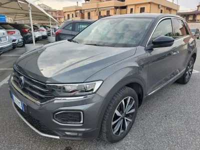 Käytetty VW T-Roc Style 150 HP (110 kW) 2021 Harmaa Katumaasturi