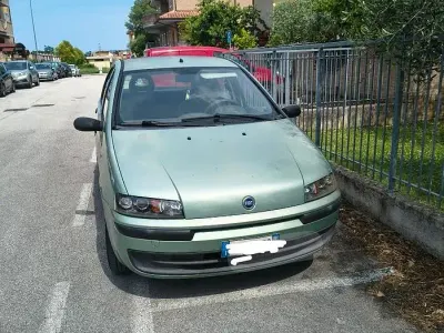 Usata Fiat Punto 60 CV (44 kW) 2000 Utilitaria