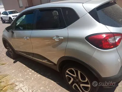 Usata Renault Captur 110 CV (80 kW) 2016 Grigio SUV