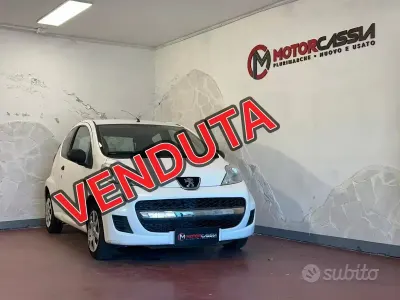 Usata Peugeot 107 68 CV (50 kW) 2010 Bianco Utilitaria