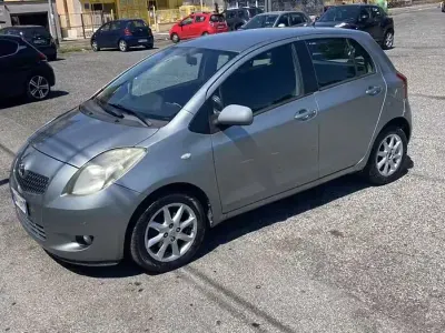 Usata Toyota Yaris Luna 87 CV (63 kW) 2008 Grigio Utilitaria