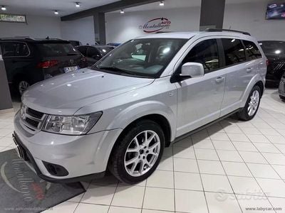 Käytetty Fiat Freemont 170 HP (125 kW) 2011 Harmaa Katumaasturi