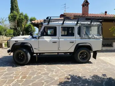 Usata Land Rover Defender 122 CV (89 kW) 2001 Bianco Cabrio