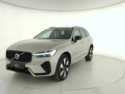 Nuova Volvo XC60 Plus 253 CV (186 kW) 2025 Grigio SUV