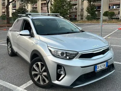 Usata Kia Stonic Urban 84 CV (61 kW) 2022 Grigio SUV