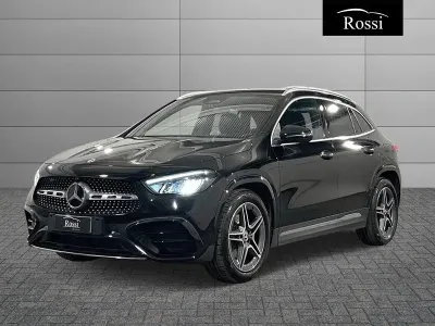 Usata Mercedes GLA180 Advanced Plus 116 CV (85 kW) 2023 Nero metallizzato SUV