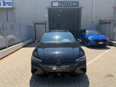 Usata VW Golf VIII Black Edition 333 CV (244 kW) 2025 Nero Berlina