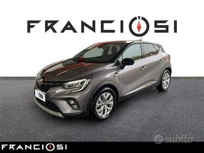 Usata Renault Captur Intens 143 CV (105 kW) 2022 Grigio SUV