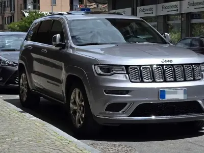 Usata Jeep Grand Cherokee Summit 250 CV (183 kW) 2019 Argento SUV
