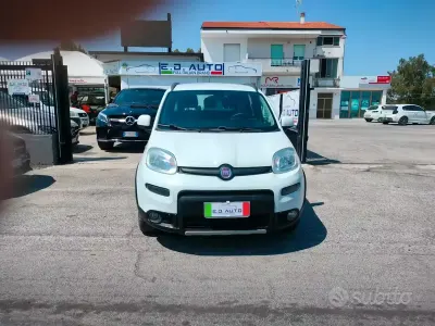 Usata Fiat Panda 4x4 S 95 CV (69 kW) 2016 Bianco Utilitaria