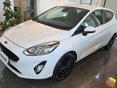 Usata Ford Fiesta 69 CV (50 kW) 2018 Bianco Utilitaria