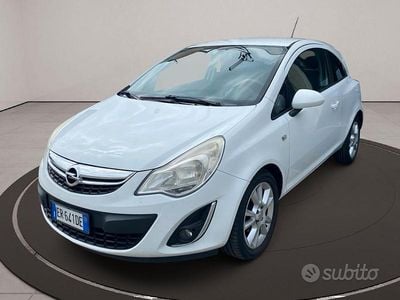 Usata Opel Corsa Sport 75 CV (55 kW) 2013 Bianco Utilitaria