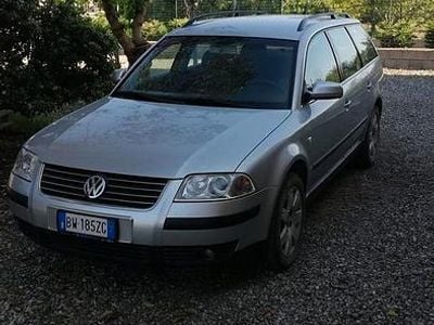 Usata VW Passat 130 CV (95 kW) 2001 Grigio Station wagon