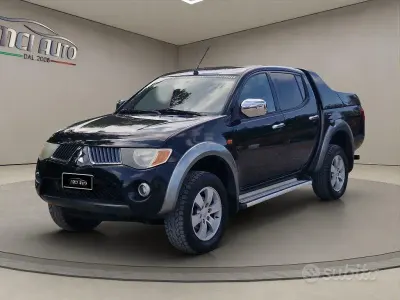 Usata Mitsubishi L200 Invite 136 CV (100 kW) 2007 Nero Pick-up