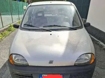 Usata Fiat Seicento Young 39 CV (28 kW) 2000 Utilitaria