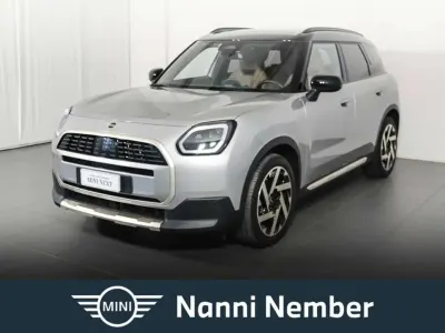 Usata Mini Cooper Countryman Favoured 163 CV (119 kW) 2024 Argento SUV