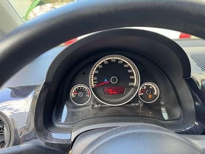 Begagnad VW up! Highline 82 HK (60 kW) 2014 Vit Halvkombi