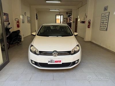 Begagnad VW Golf VI Highline 140 HK (102 kW) 2010 Vit Halvkombi