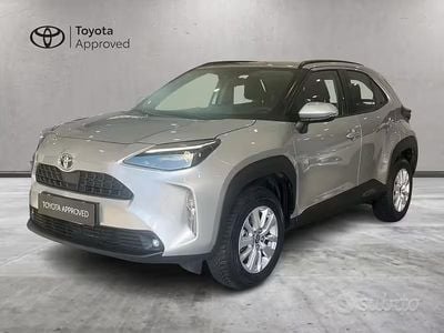 Usata Toyota Yaris Cross Active 116 CV (85 kW) 2023 Grigio SUV