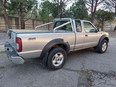 usata Nissan Navara d.cab 2.5 dci LE 174cv