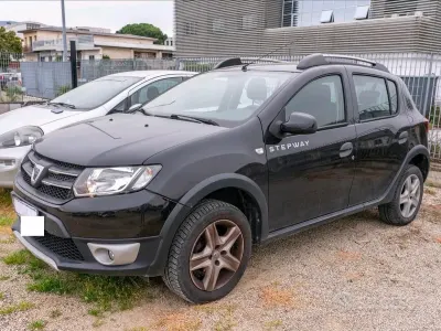Usata Dacia Sandero Stepway 90 CV (66 kW) 2013 Nero Berlina