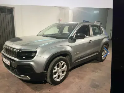 Usata Jeep Avenger Altitude 101 CV (74 kW) 2023 Grigio perlato SUV