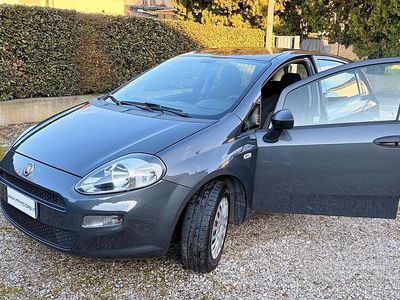 Usata Fiat Punto 69 CV (50 kW) 2018 Grigio Utilitaria