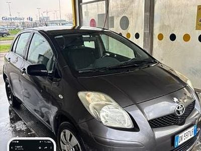 Usata Toyota Yaris 69 CV (50 kW) 2009 Grigio Utilitaria