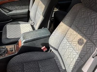 Usata Mercedes C180 122 CV (89 kW) 1995 Grigio Berlina