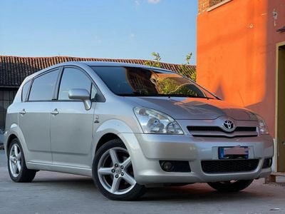 Usata Toyota Verso 132 CV (97 kW) 2012 Grigio Monovolume